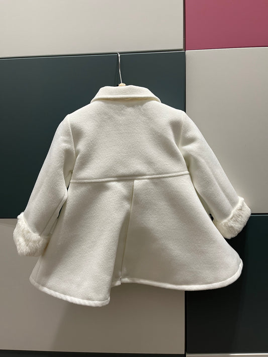 Cappotto bianco con finitura col pelo