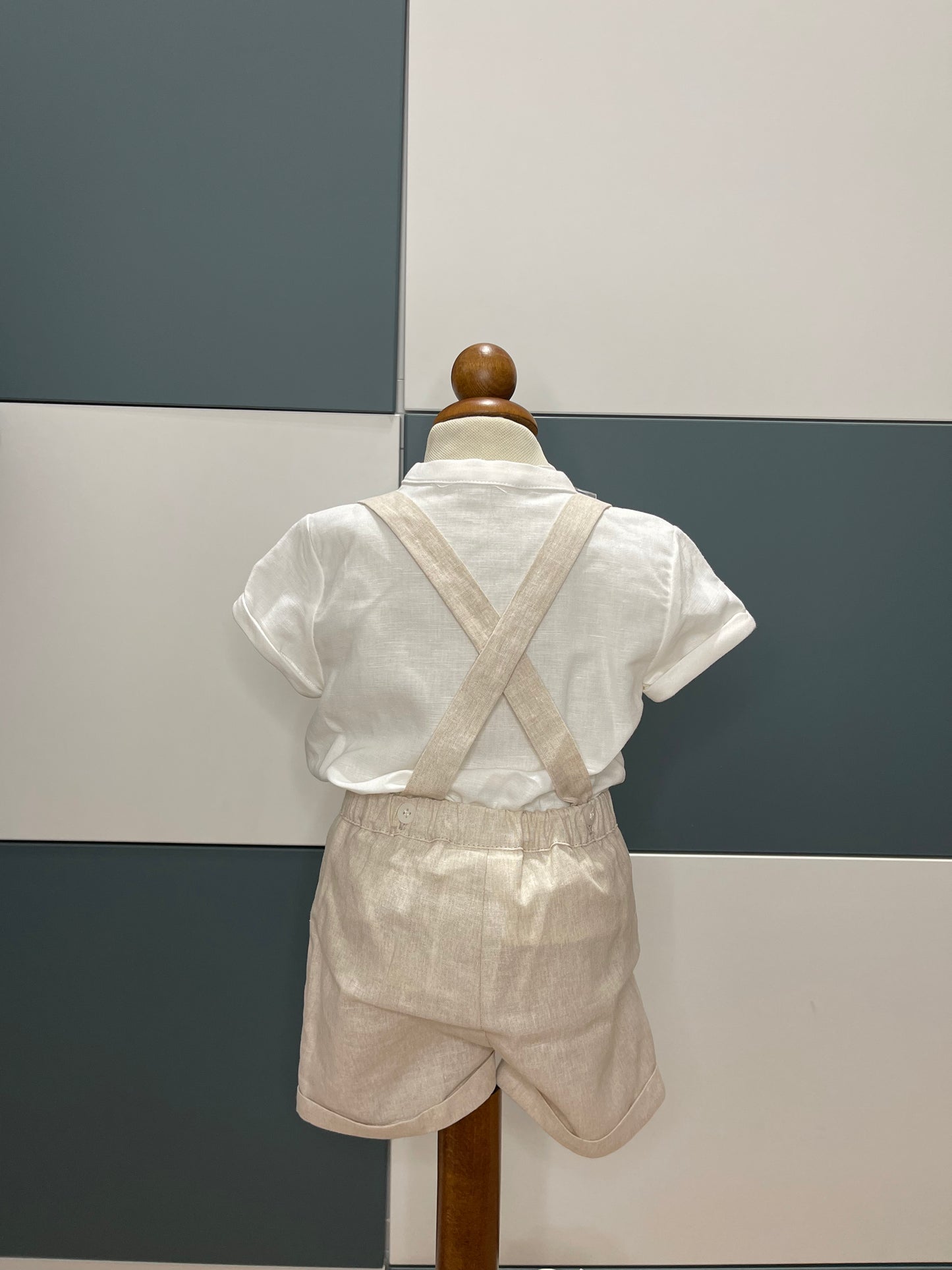 COMPLETO CON BRETELLE BEIGE